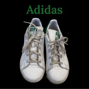 Boys  Adidas Stan Smith Tennis Shoes size 2